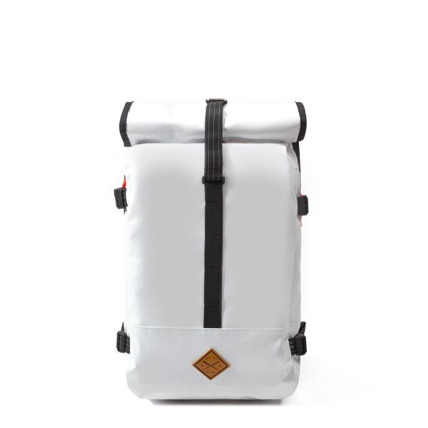 [588027285] Mochila enrollable blanca de 22 l